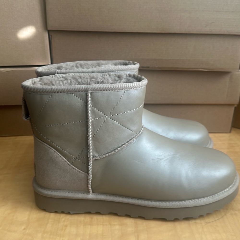 UGG Women’s Classic Mini Pearlized Boot